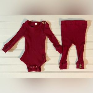 Shein 2 Piece Set Long Sleeve Bodysuit & Pants size 80 or 12‎ Months Maroon Red